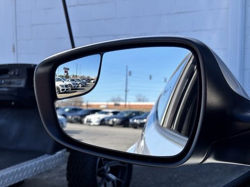 Used 2016 Hyundai Veloster Turbo image 16