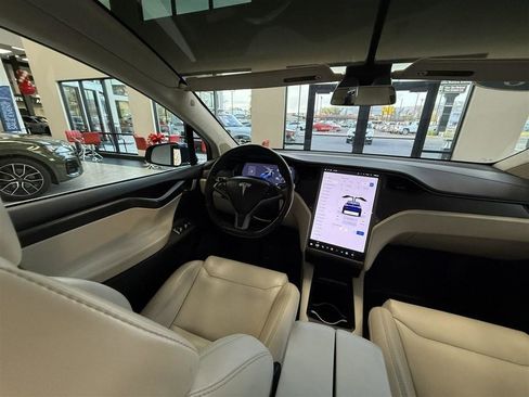 Used 2018 Tesla Model X 100D image 15