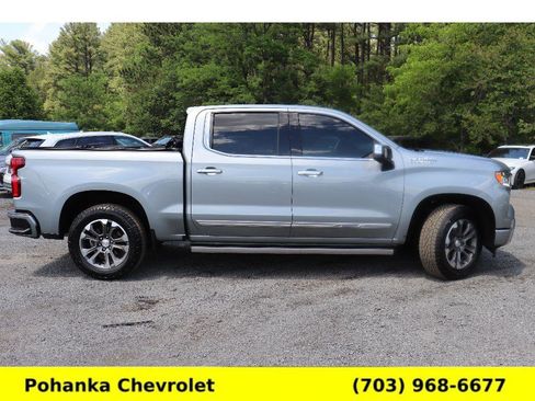 Used 2023 Chevrolet Silverado 1500 High Country w/ Z71 Off-Road Package AWD/4WD image 8