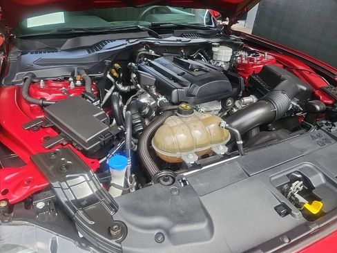Used 2020 Ford Mustang Coupe RWD image 25
