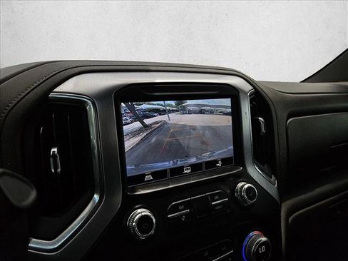 Used 2021 GMC Sierra 1500 SLT w/ X31 Off-Road Package AWD/4WD image 17