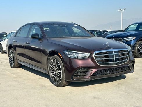 Used 2024 Mercedes-Benz S 580 4MATIC Sedan image 2