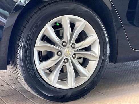 Used 2025 Chevrolet Malibu LT FWD image 35