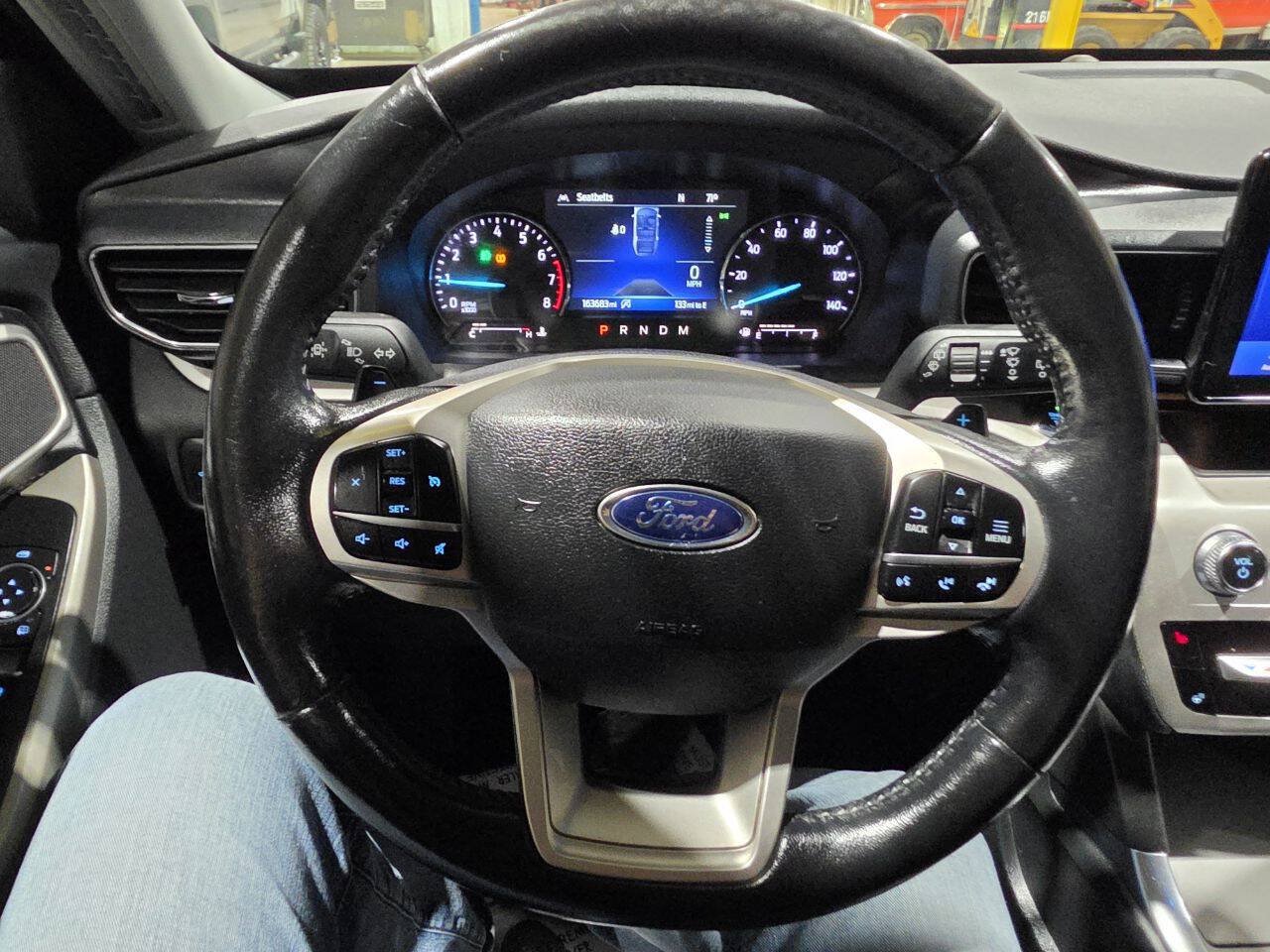Used 2020 Ford Explorer XLT w/ Equipment Group 202A AWD/4WD image 38