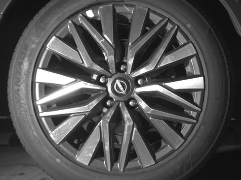Used 2025 Nissan Altima 2.5 SV FWD image 15