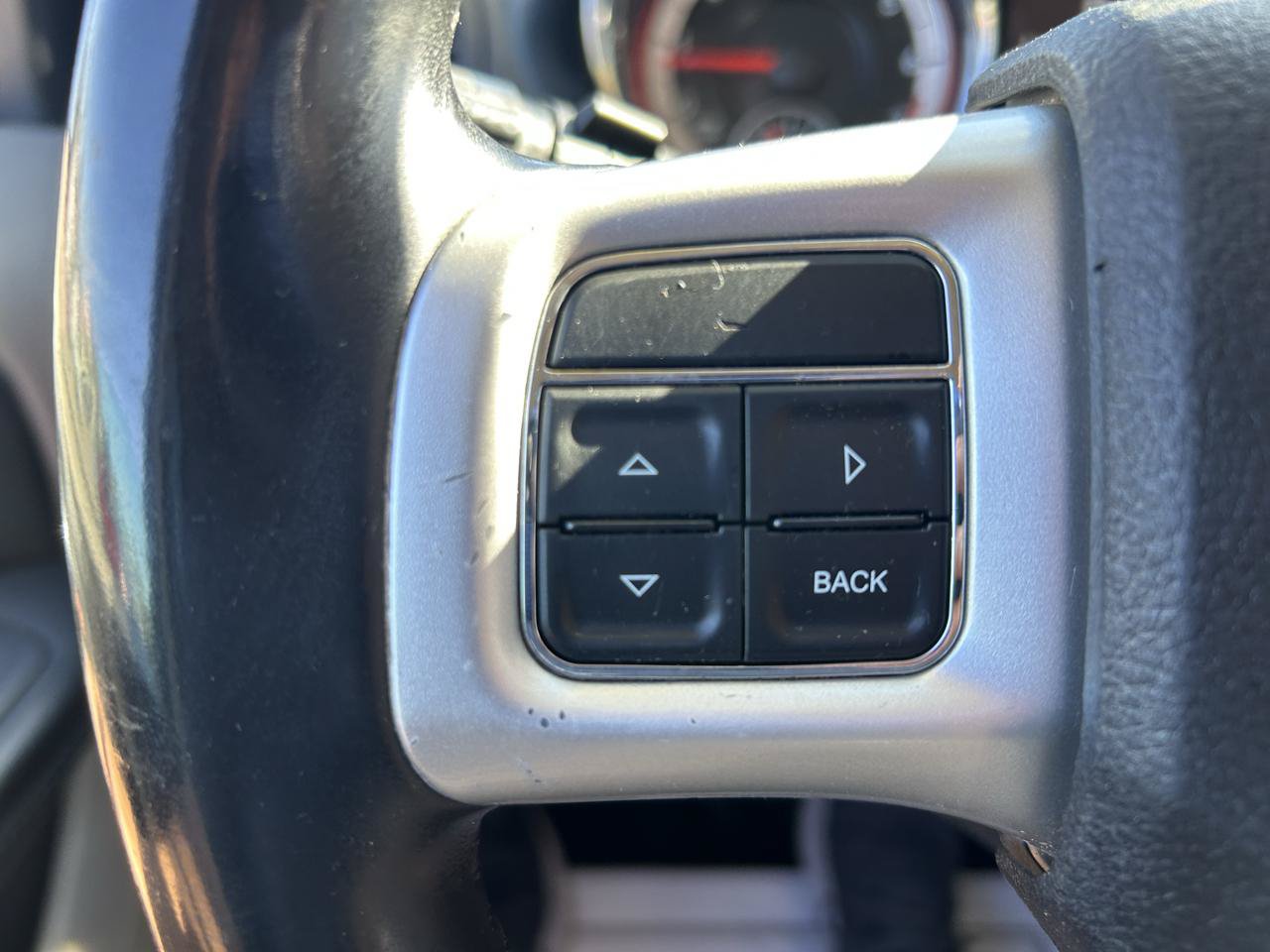 Used 2018 Dodge Grand Caravan SE w/ Rear Park Assist Package FWD image 17