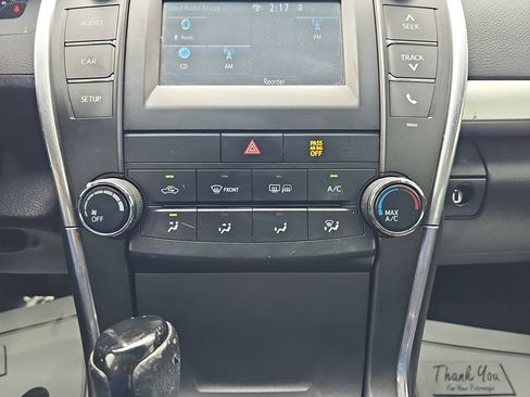 Used 2016 Toyota Camry SE FWD image 23