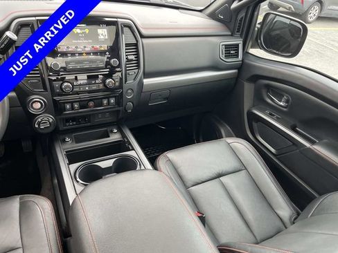 Used 2021 Nissan Titan PRO-4X w/ Pro-4x Convenience Package AWD/4WD image 14
