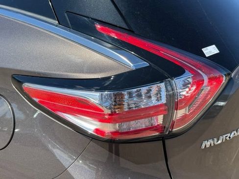 Used 2015 Nissan Murano Platinum w/ Platinum Technology Package FWD image 12