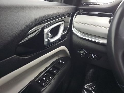 Used 2022 Jeep Compass Limited image 26