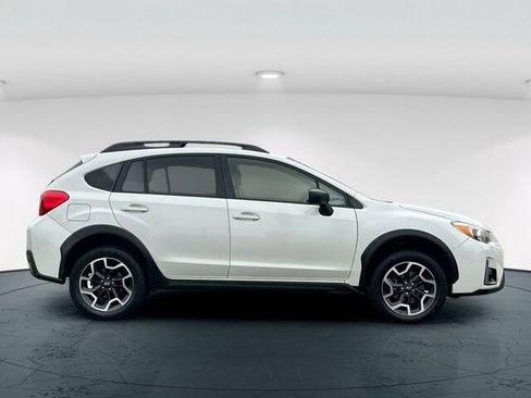 Used 2017 Subaru Crosstrek 2.0i image 7