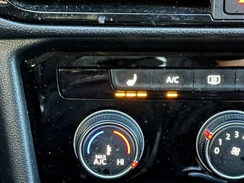 Used 2023 Volkswagen Taos SE w/ Black Wheel Package image 24