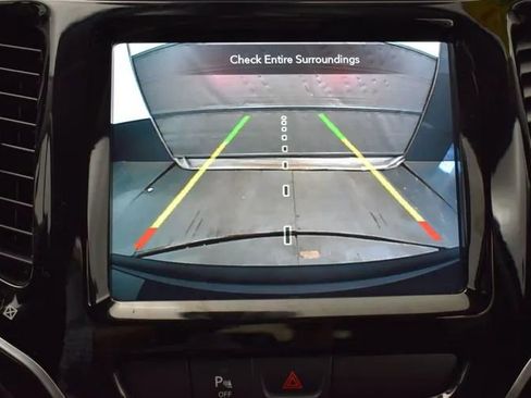 Used 2020 Jeep Cherokee Limited AWD/4WD image 40