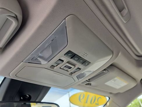 Used 2019 Toyota RAV4 XLE FWD image 29