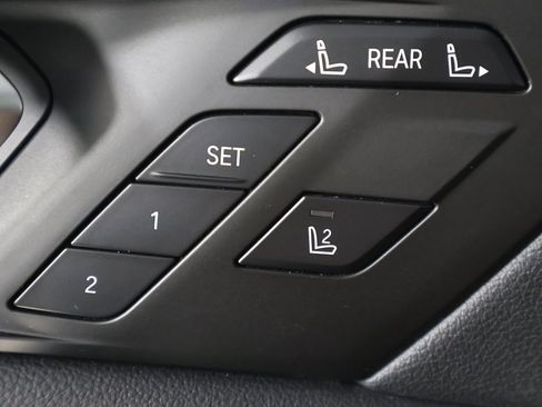 Used 2022 BMW X7 xDrive40i w/ M Sport Package image 43