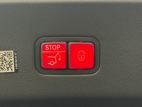 Certified 2025 Mercedes-Benz GLC 300 4MATIC image 16