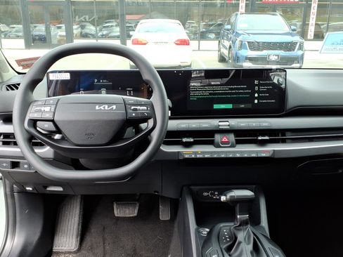 New 2026 Kia K4 LXS FWD image 8