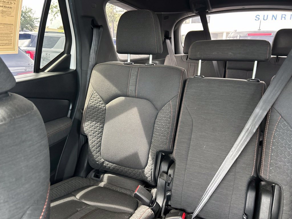 Used 2025 Honda Pilot Sport image 13