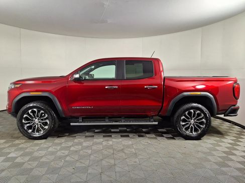 Used 2024 GMC Canyon Denali image 2