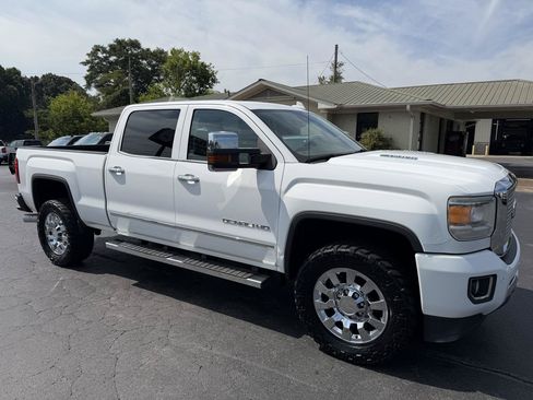 Used 2015 GMC Sierra 2500 Denali w/ Duramax Plus Package AWD/4WD image 3