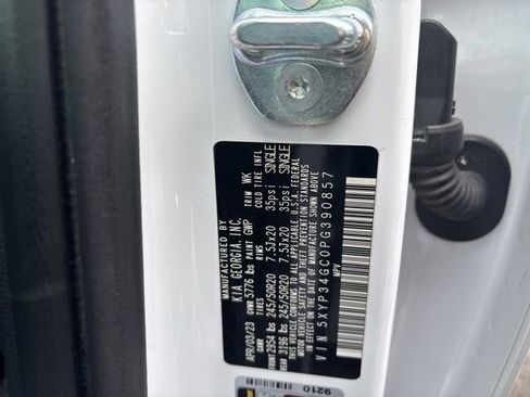 Used 2023 Kia Telluride EX image 5