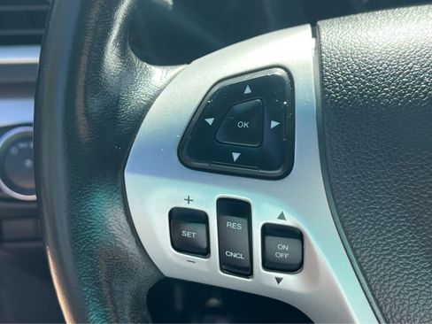 Used 2013 Ford Explorer XLT image 33