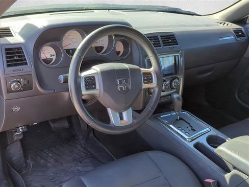 Used 2012 Dodge Challenger SXT image 10