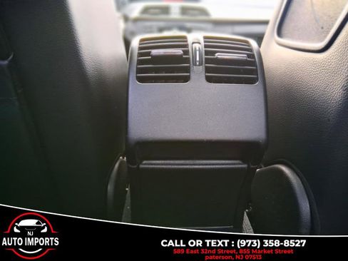 Used 2013 Mercedes-Benz C 300 Sport image 23