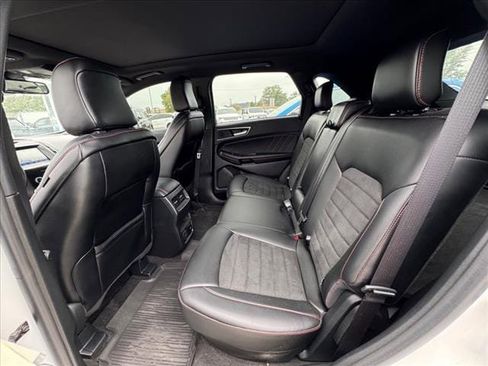 Used 2020 Ford Edge ST-Line w/ Cold Weather Package image 14