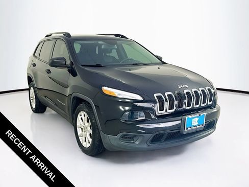 Used 2016 Jeep Cherokee Sport FWD image 1