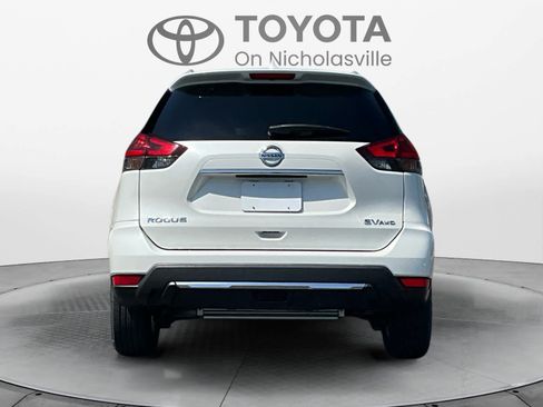 Used 2018 Nissan Rogue SV AWD/4WD image 4