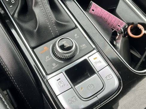 Used 2024 Kia Telluride SX Prestige w/ Towing Package image 21