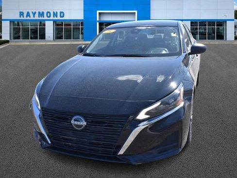 Used 2025 Nissan Altima 2.5 SV image 7