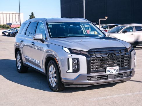 Used 2024 Hyundai Palisade SEL FWD image 4