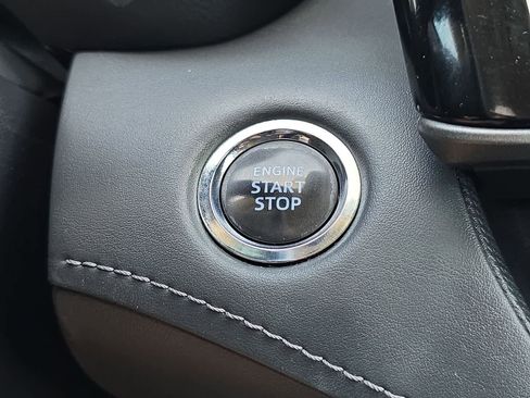 Used 2022 Toyota Highlander XLE FWD image 27