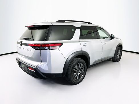 Used 2025 Nissan Pathfinder SV FWD image 9