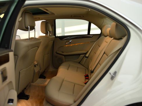 Used 2011 Mercedes-Benz E 350 4MATIC Sedan image 11