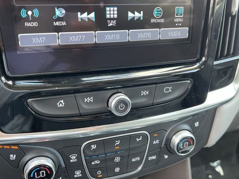 Used 2019 Chevrolet Traverse Premier w/ Driver Confidence II Package FWD image 15