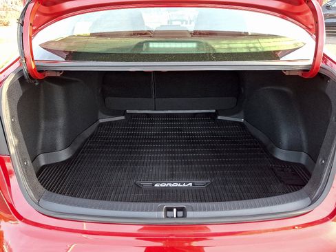 Certified 2021 Toyota Corolla LE image 27