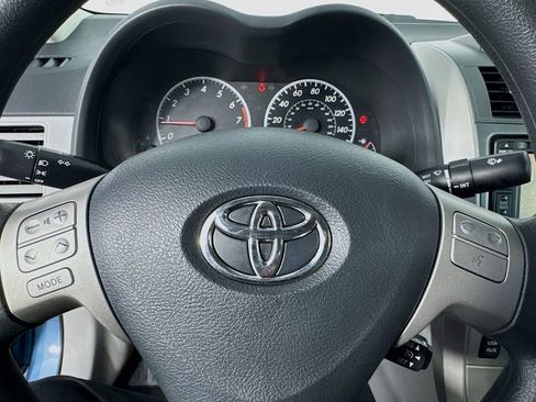 Used 2013 Toyota Corolla LE image 18