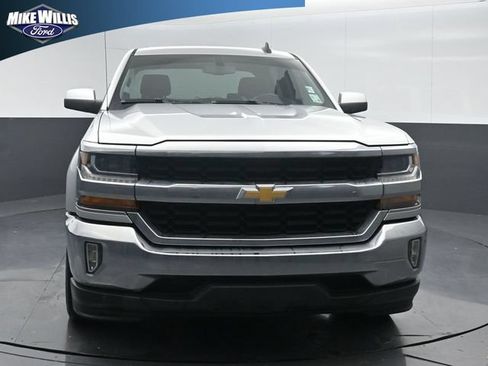 Used 2018 Chevrolet Silverado 1500 LT w/ All Star Edition RWD image 2