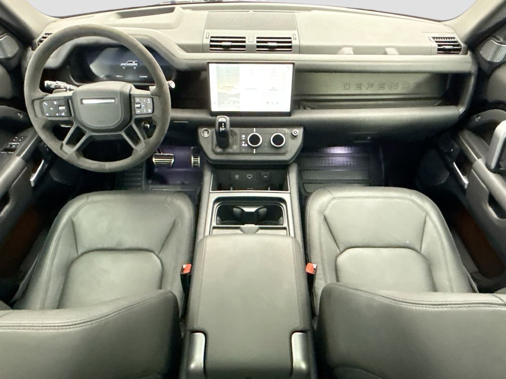 Certified 2024 Land Rover Defender 90 V8 AWD/4WD image 13