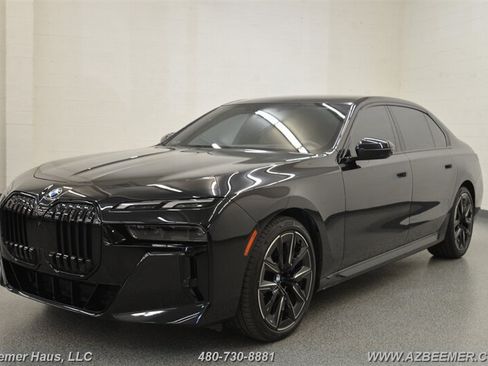 Used 2023 BMW 760i xDrive w/ Luxury Rear Seating Package AWD/4WD image 3