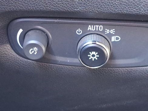 Used 2022 Chevrolet Traverse LT w/ LPO, Floor Liner Package image 25