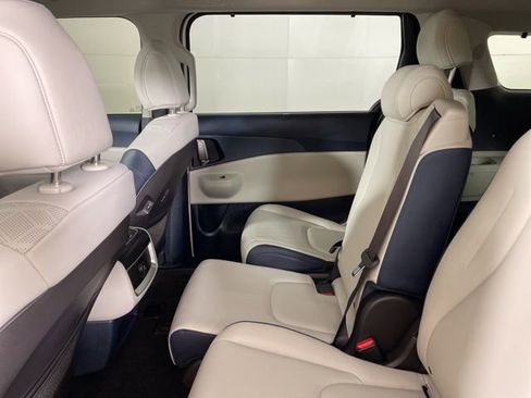 New 2026 Kia Carnival EX image 38