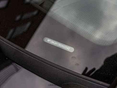 Used 2024 Porsche Cayenne Coupe image 40