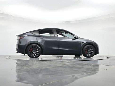 Used 2024 Tesla Model Y Performance AWD/4WD image 36