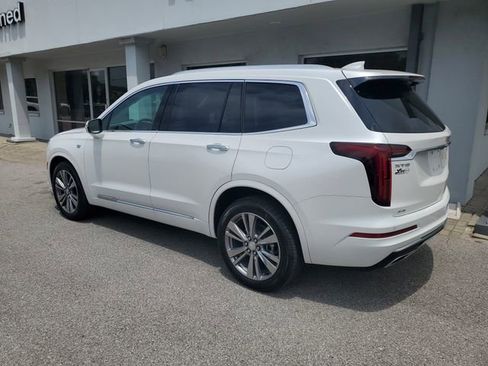 Used 2025 Cadillac XT6 Premium Luxury AWD/4WD image 2