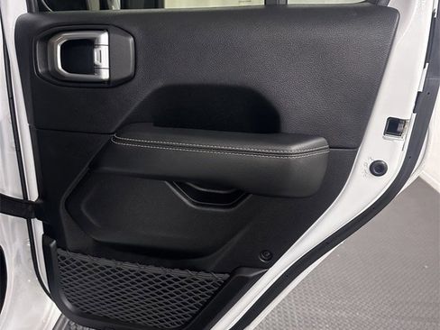 Used 2019 Jeep Wrangler Unlimited Sahara w/ Dual Top Group image 38