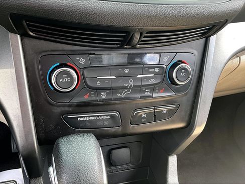 Used 2018 Ford Escape SE w/ SE Sync 3 Package AWD/4WD image 37